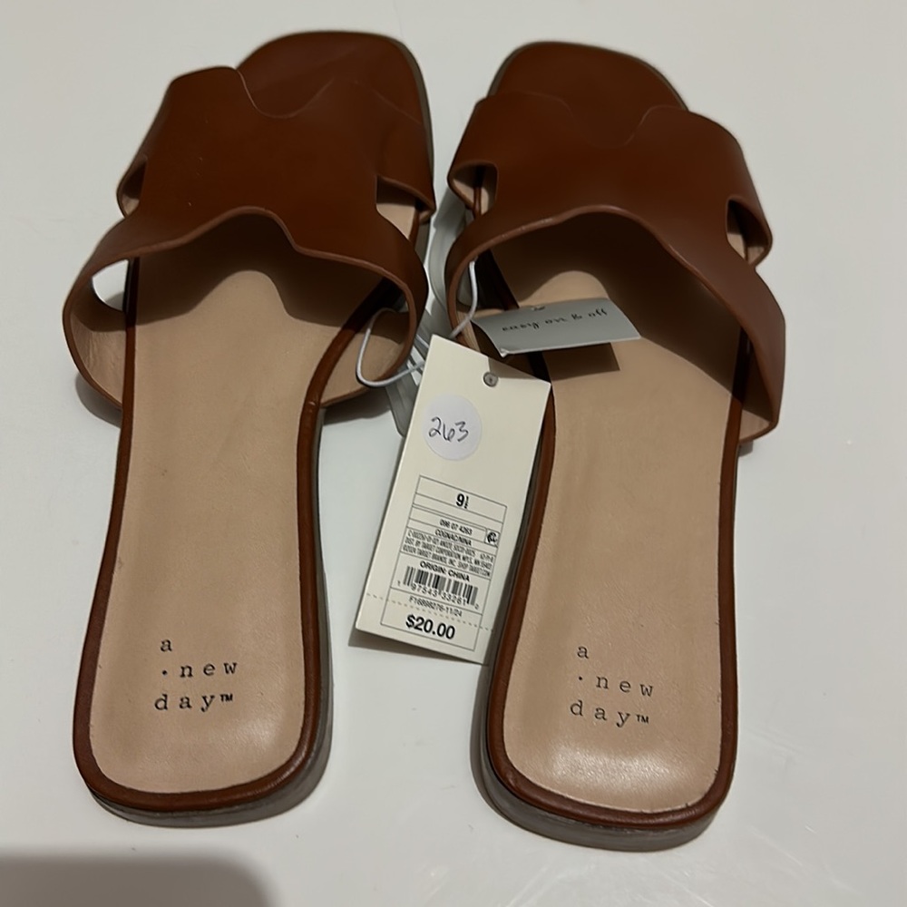 a new day Brown Women's Slide Sandals Size 9.5 - Picture 2 of 3